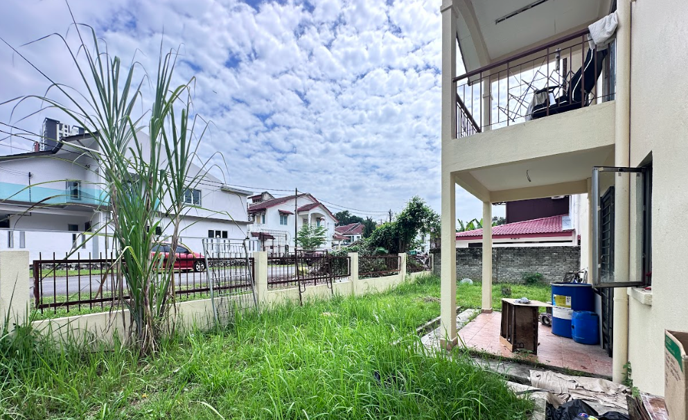 Puchong Utama - 2 story Corner House for sale