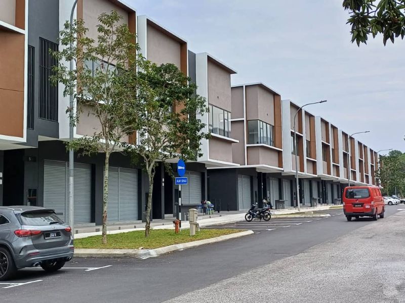 Jade Square 2 - the commercial phase within the Jade Hills Kajang